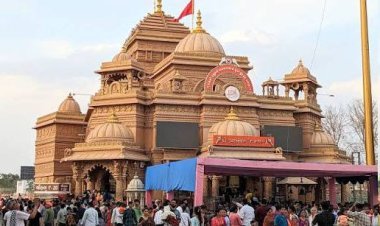 શ્રીકષ્ટભંજનદેવ હનુમાનજી મંદિર-સાળંગપુર સ્પષ્ટતા : કોપીરાઇટ માત્ર ‘કિંગ ઑફ સાળંગપુર’ની મૂર્તિની સુરક્ષા માટે છે, હનુમાનજી તો સૌના છે.