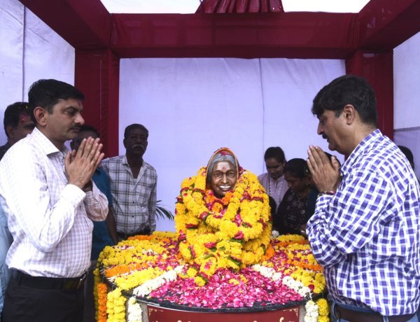 પદ્મશ્રી દિવાળીબેન ભીલની પ્રતિમાની અનાવરણ વિધીનો જૂનાગઢમાં ગૌરવરૂપ કાર્યક્રમ યોજાયો