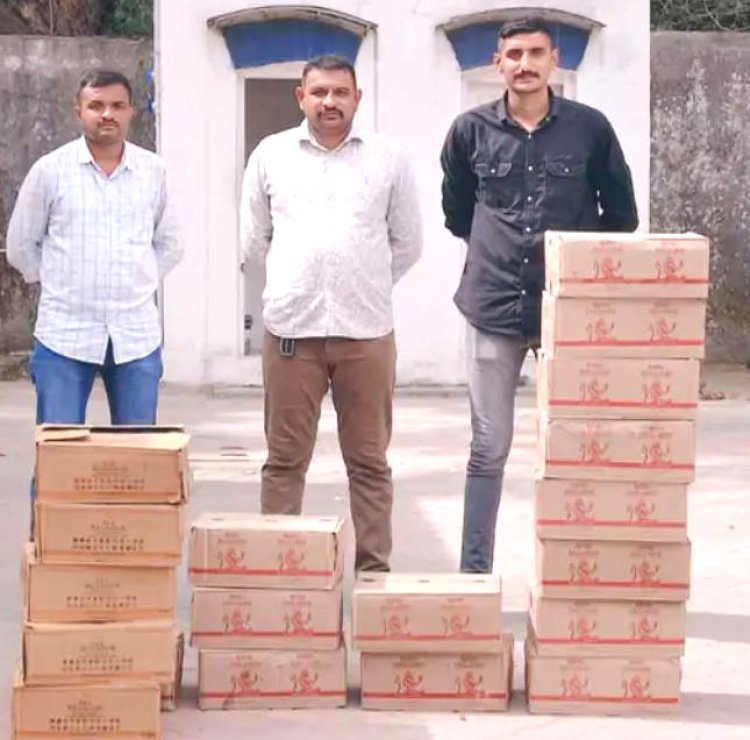 જૂનાગઢનાં દોલતપરા સ્થિત રહેણાંક મકાનમાં પોલીસ ત્રાટકી : રૂા. 1.68 લાખનો વિદેશી દારૂ ઝડપાયો