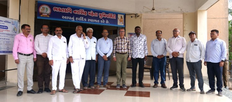 જૂનાગઢમાં સ્થિત નરસિંહ મહેતા યુનિવર્સિટી ખાતે પ્રગતિ પથયાત્રાનું આયોજન કરવામાં આવ્યું