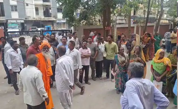 જૂનાગઢ શહેરના દુબડી વિસ્તારનાં ગણેશનગરમાં વર્ષોથી રહેતા 83 આસામીઓને વન વિભાગની નોટીસ : કલેકટરને આવેદનપત્ર અપાયું