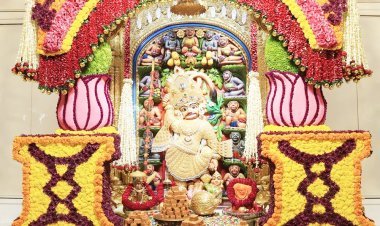 ગુરૂપૂણિર્માં પર્વે દાદાને રિયલ ડાયમંડ જડિત સુવર્ણ વાઘા, સેવંતી-ગલગોટાના મિક્સ ફુલનો દિવ્ય શણગાર એવં સદ્દગુરૂશ્રી ગોપાળાનંદ સ્વામીનું ભાવપૂજન કરાયું