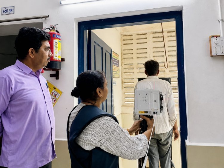 જૂનાગઢના ચોકી ગામે ૧૦૦ દિવસીય ક્ષયરોગ જનજાગૃતિ અભિયાન અંતર્ગત નિઃશુલ્ક ડિજિટલ ચેસ્ટ X-Ray કેમ્પ યોજાયો