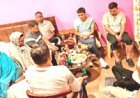 મેંદરડા તાલુકાના નતાળીયા ગામની સીમમાં આવેલ વાઈલ્ડ વાડી કોટેજમાં દારૂની મહેફીલ માણતા ર યુવતી સહિત ૧૦ ઝડપાયા