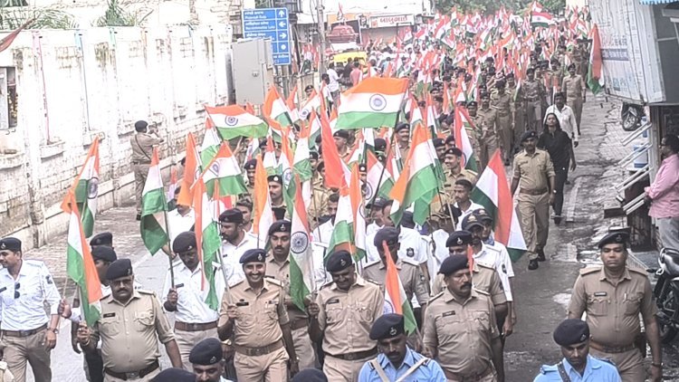 હર ઘર તિરંગા, હર દીલ તિરંગા દેશભકિતનાં રંગે રંગાયું જૂનાગઢ : ભવ્ય તિરંગા યાત્રા યોજાઈ