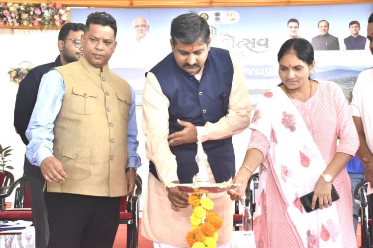 ખડિયામાં જવાહર નવોદય વિદ્યાલય ખાતે જૂનાગઢ જીલ્લા કક્ષાના ૭૭માં વન મહોત્સવની ભવ્ય ઉજવણી