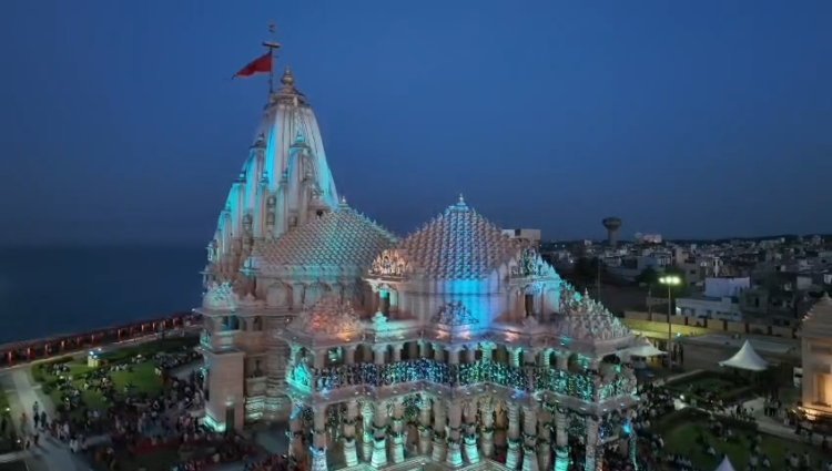 શ્રાવણ માસનાં ત્રીજા સોમવારે સોમનાથ મહાદેવ મંદિરે ભાવિકો ઉમટી પડયા