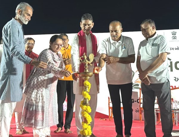 જૂનાગઢમાં ‘સેવા સંકલ્પ અભિયાન’ અંતર્ગત મહાયોગ શિબિર, મોટી સંખ્યામાં નાગરિકો-યુવાનો યોગ અને ધ્યાનમાં જોડાયા