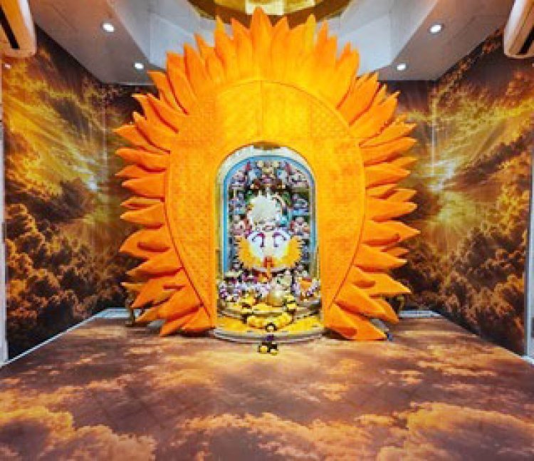 શ્રાવણ માસ અંતર્ગત શ્રી કષ્ટભંજનદેવ દાદાને સૂર્યનારાયણ દેવ થીમ પર દિવ્ય શણગાર કરાયો