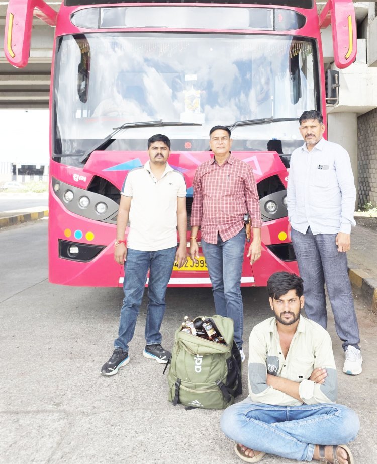 ખંભાળિયા પોલીસે બસમાંથી વિદેશી દારૂ સાથે એક આરોપીને ઝડપી પાડ્યો