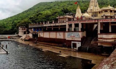 ગીરનારની પરીક્રમા શરૂ થાય તે પહેલા જ પવિત્ર દામોદર કુંડમા સફાઈ તેમજ ગટરનું ભળતું પાણી અટકાવવા માંગ