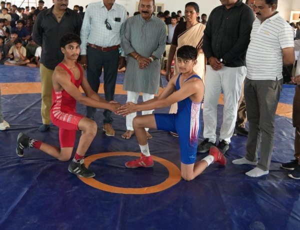 જૂનાગઢમાં રાજ્યકક્ષાની ગ્રીકો-રોમન કુસ્તી સ્પર્ધાનો પ્રારંભ, 32 જિલ્લાના 365થી વધુ ખેલાડીઓ મેદાનમાં