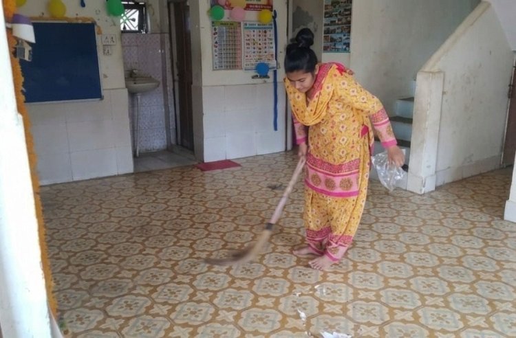જૂનાગઢ મનપાની તમામ આંગણવાડીઓમાં ‘સેવા સંકલ્પ અભિયાન’ હેઠળ સફાઈ ઝુંબેશ, લોકપ્રતિનિધિઓએ પણ કર્યું શ્રમદાન