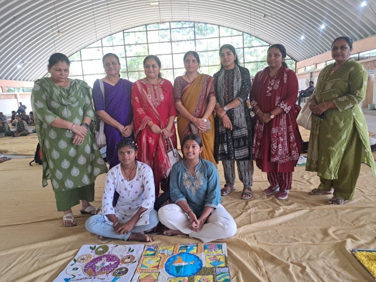 બામણગઢ સરકારી શાળાની દીકરીઓએ જિલ્લા કક્ષાની રંગોળી સ્પર્ધામાં બતાવી સર્જનાત્મકતા, અનાજ-કઠોળથી રજૂ કર્યો ‘વિકસિત ભારત’નો સંકલ્પ