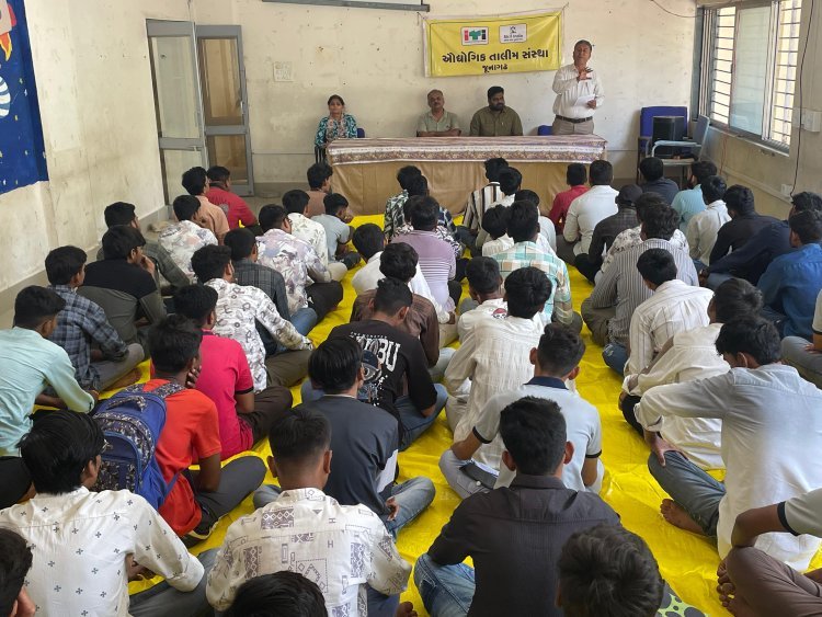 જૂનાગઢ ITIમાં નશામુક્તિ જાગૃતિ સેમિનાર યોજાયો, યુવાનોને વ્યસનથી દૂર રહી ઉજ્જવળ ભવિષ્ય ઘડવા અપીલ