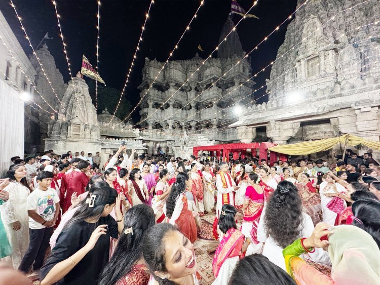 દ્વારકાધીશ જગતમંદિરમાં પરંપરાગત ઉજવાયો શરદોત્સવ : ઠાકોરજીને દૂધ-પૌઆનો વિશેષ મહાભોગ